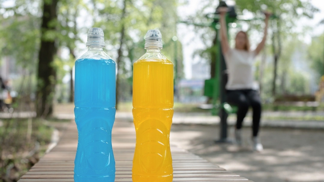 Top electrolyte drinks for autoimmune and inflammatory conditions, featuring natural and low-sugar options